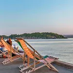 Seaside With Sea View - 2 Sunny Balconies - 6 Pax *
