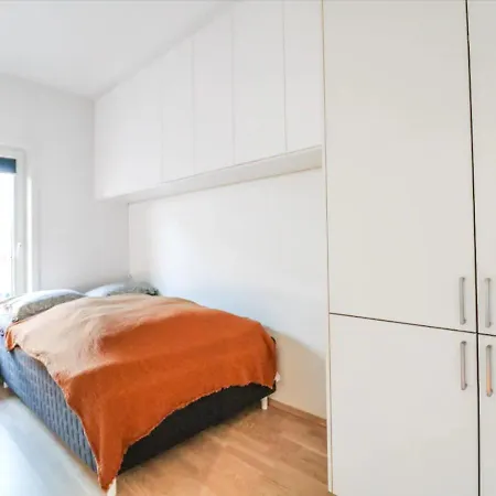 Seaside With Sea View - 2 Sunny Balconies - 6 Pax 오슬로